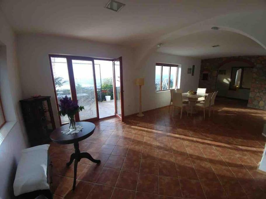 Casa Farmak - 4 Bedroom Lux Apartment With Infinity Pool & Lake View Ohrid Extérieur photo