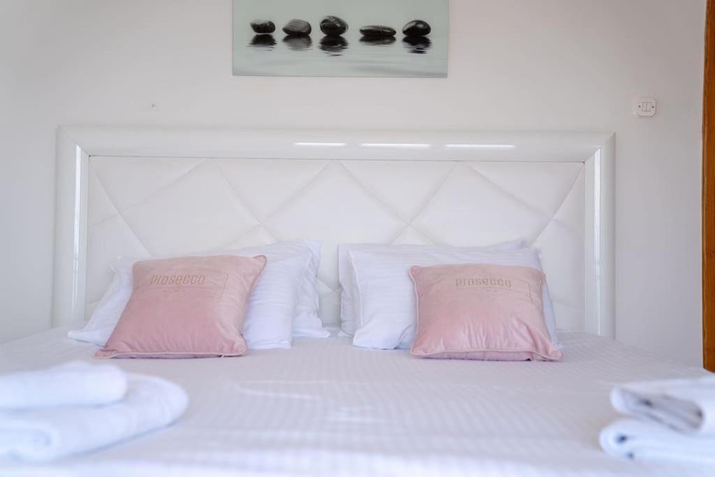 Casa Farmak - 4 Bedroom Lux Apartment With Infinity Pool & Lake View Ohrid Extérieur photo