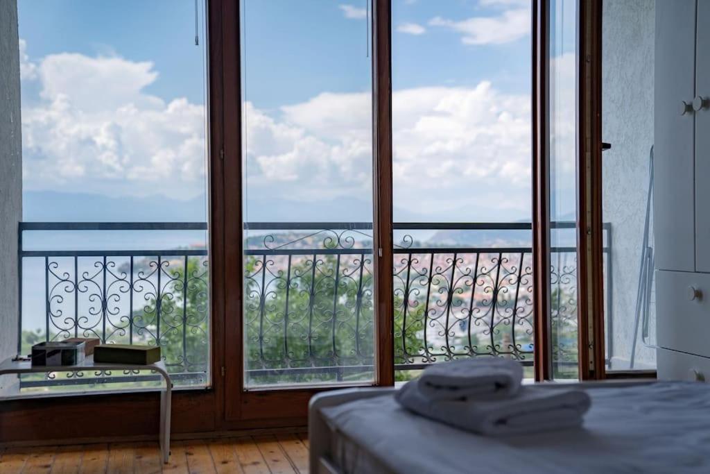 Casa Farmak - 4 Bedroom Lux Apartment With Infinity Pool & Lake View Ohrid Extérieur photo